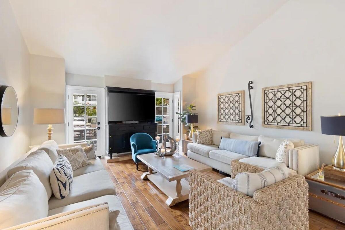 Elegant Beach Living, Just Blocks To The Sand Хънтингтън Бийч Екстериор снимка